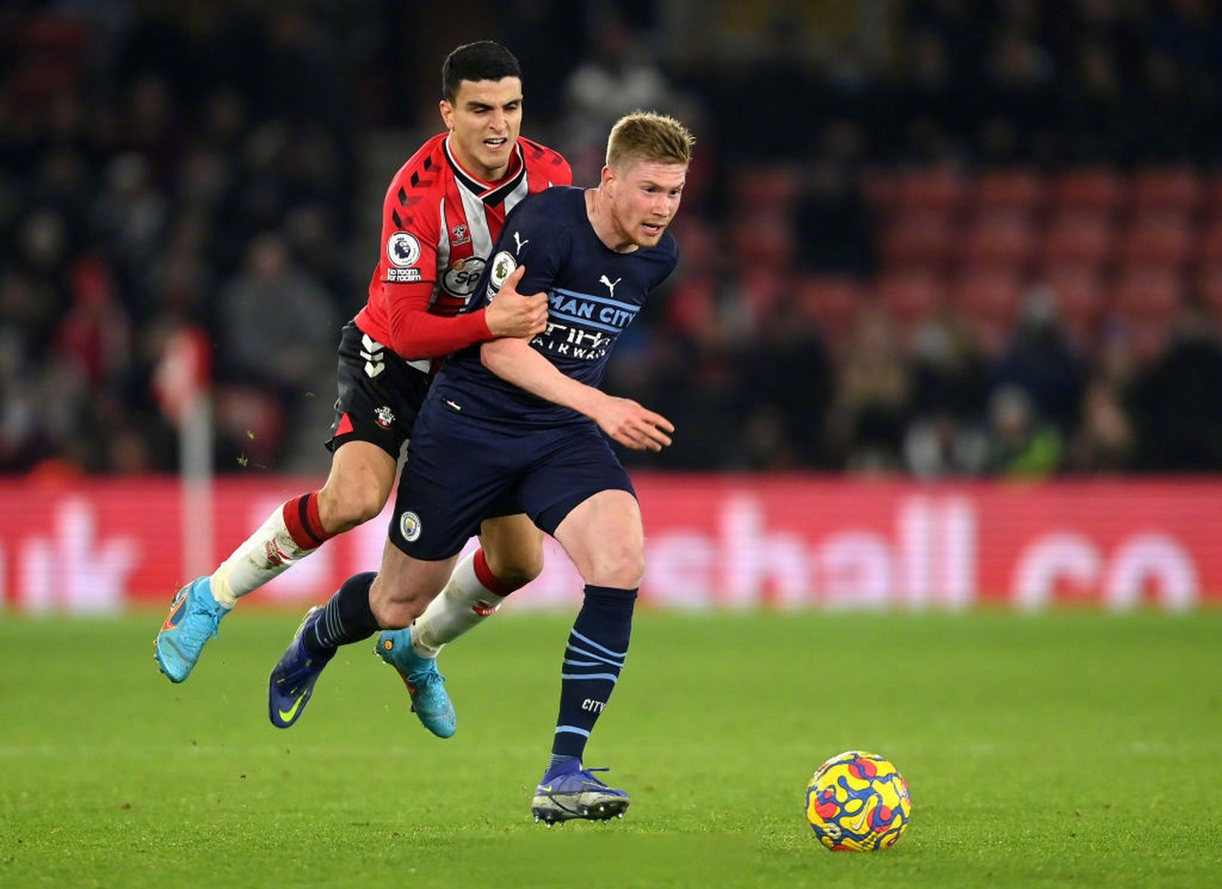 关于瓦朗谢纳客场击败昂热，实现联赛三连胜的信息