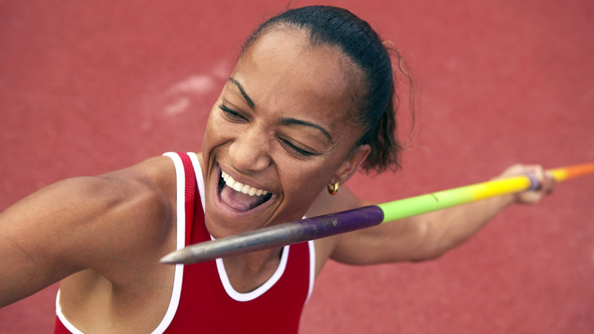 跨界雷霆，爱德华兹在F1街道赛终结骑士，书写体育唯一性传奇